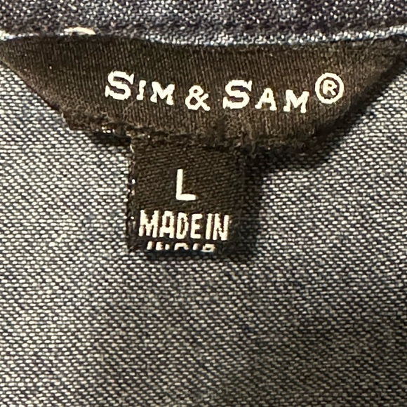 Crop Denim Button-Up Shirt - Picture 3 of 4